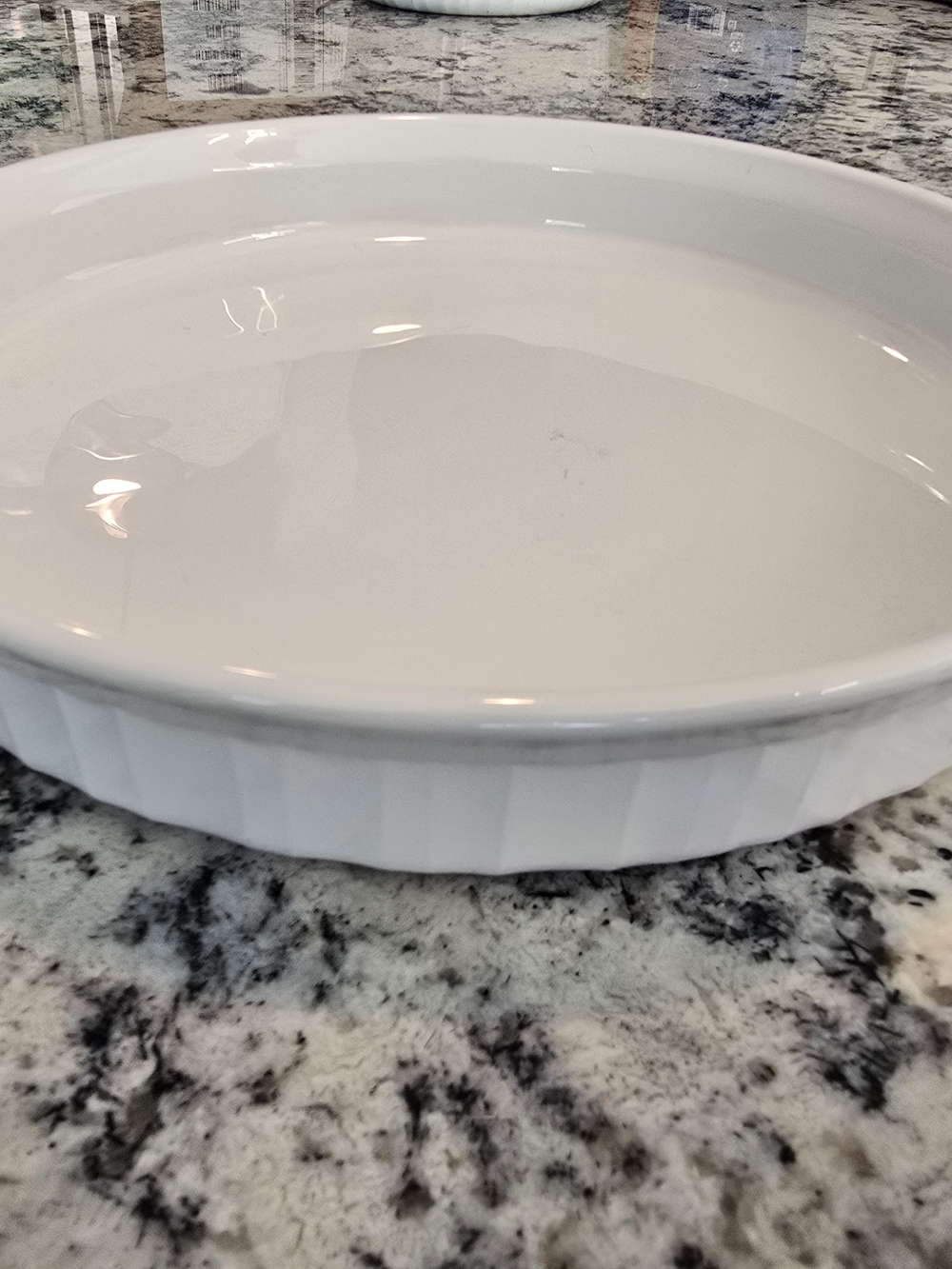 Corningware quiche Dish 10in french white.